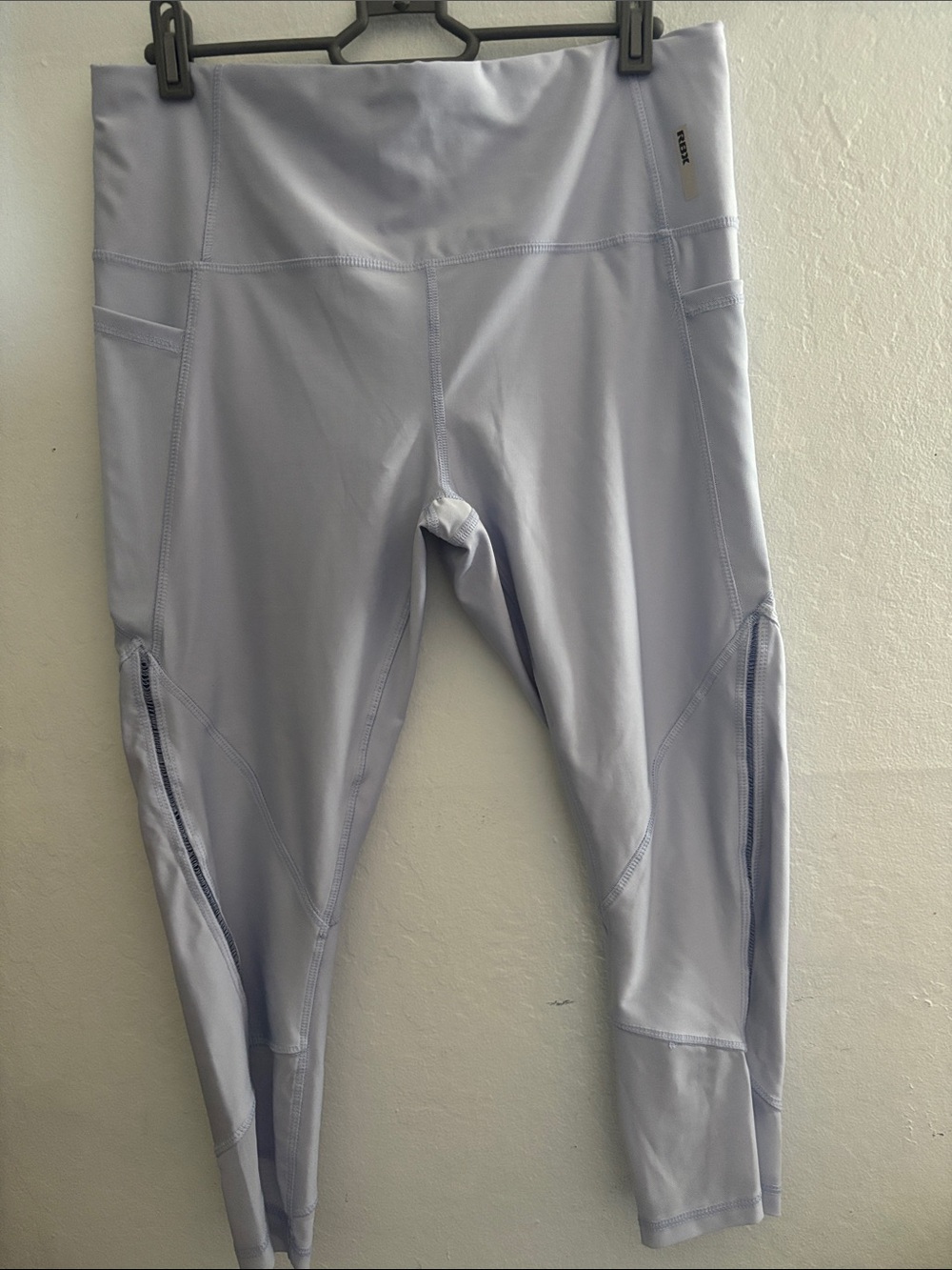 Athletic Lavender Leggings with Pockets